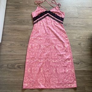 slip on dress. Size 6. Lace print fabric with black lace detail.